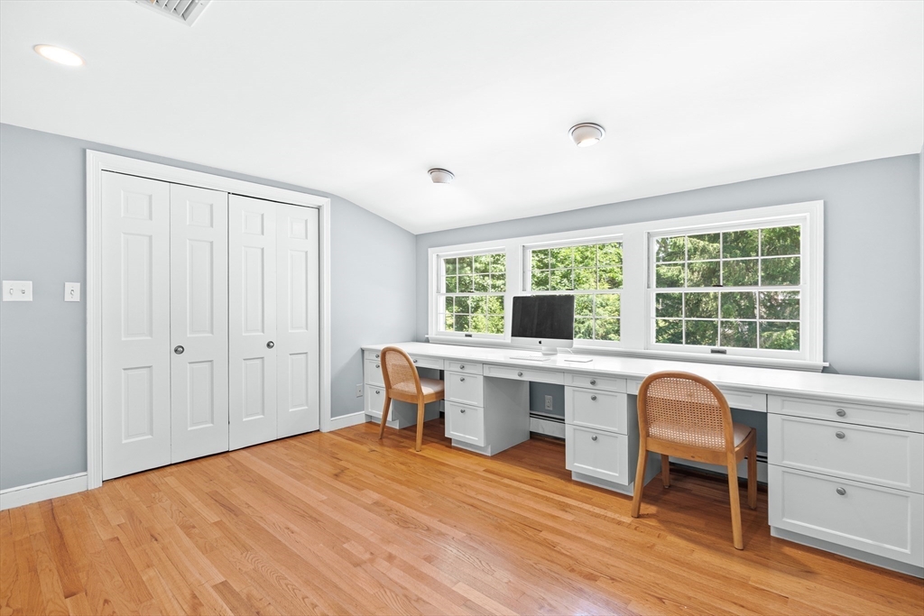 24 Radcliffe Rd