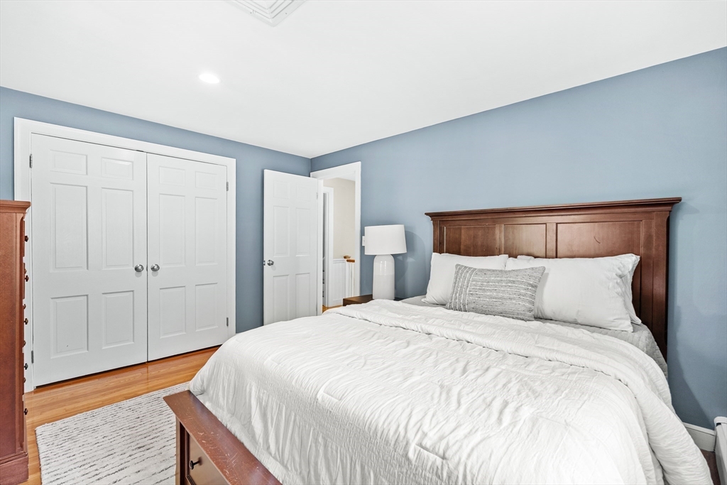 24 Radcliffe Rd