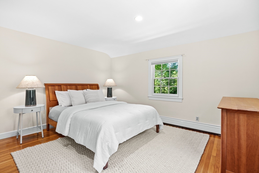 24 Radcliffe Rd