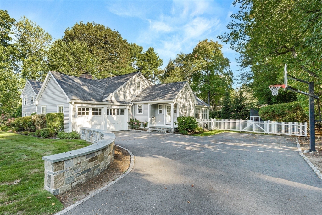 24 Radcliffe Rd