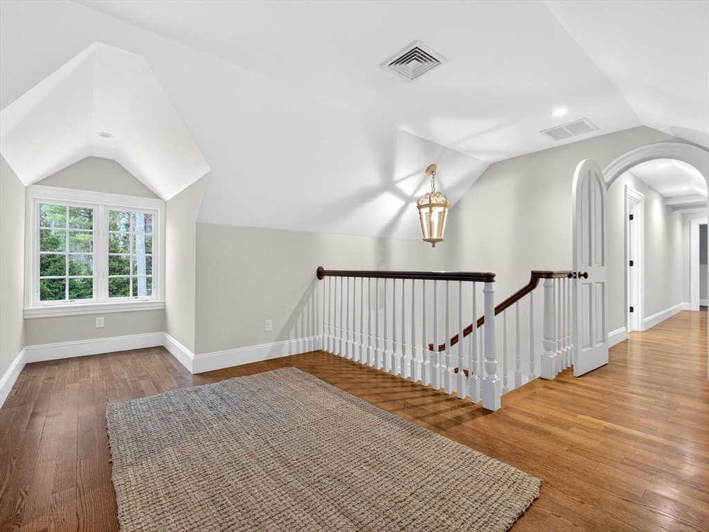 12 Winding River Cir