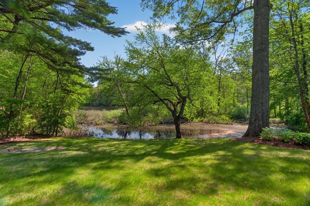 12 Winding River Cir