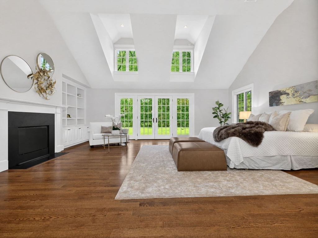12 Winding River Cir