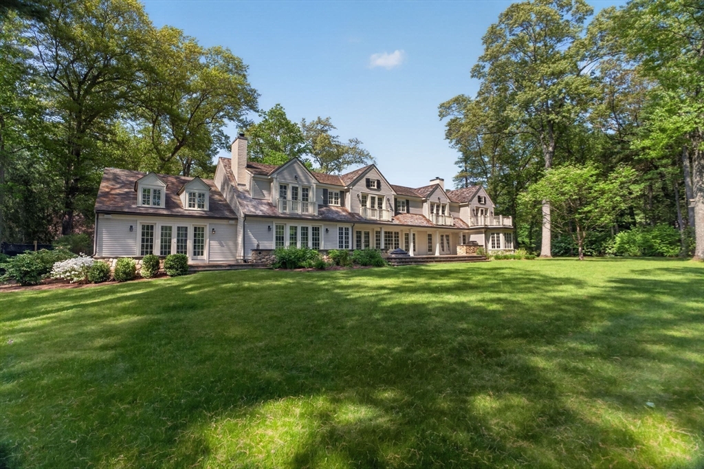 12 Winding River Cir
