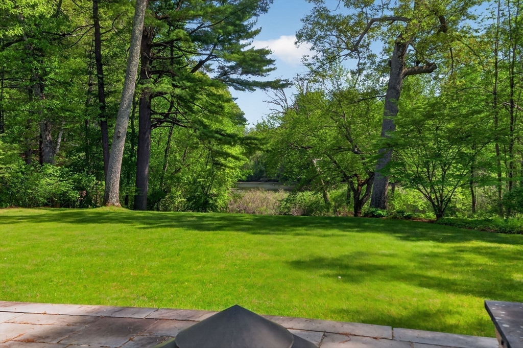 12 Winding River Cir