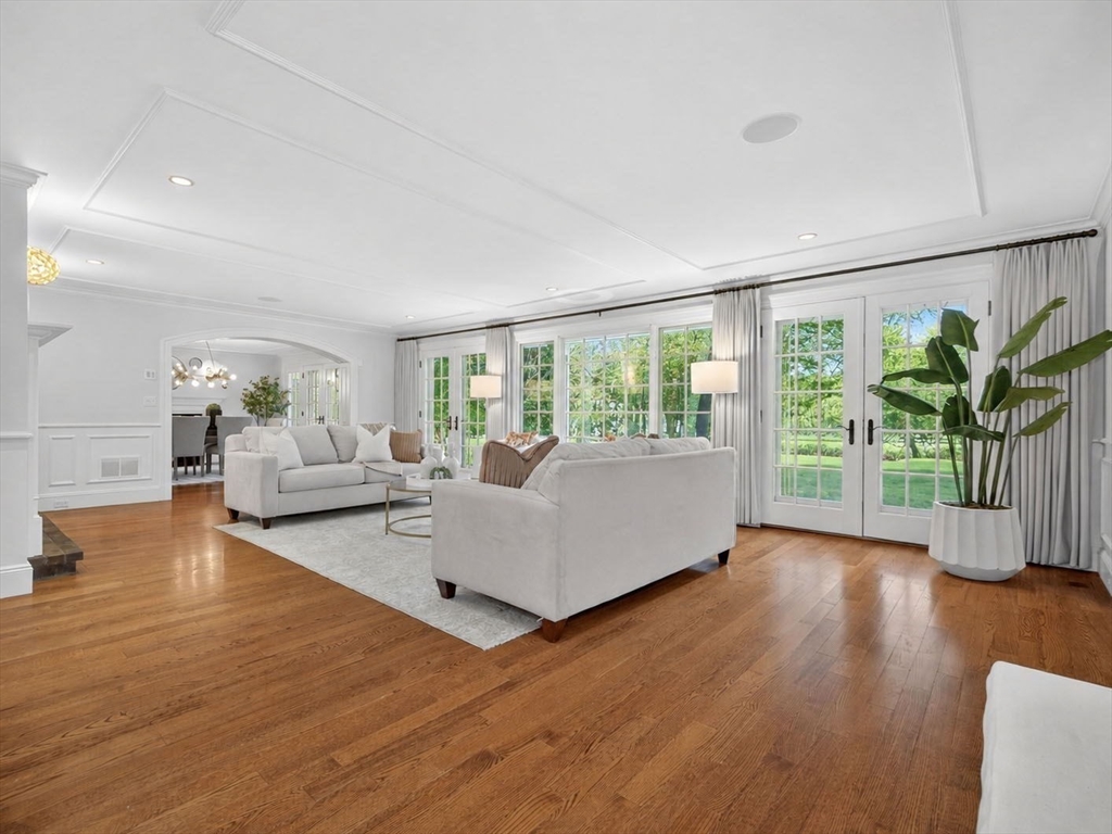 12 Winding River Cir