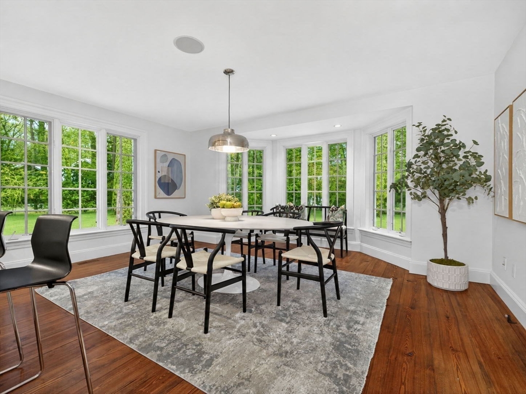 12 Winding River Cir