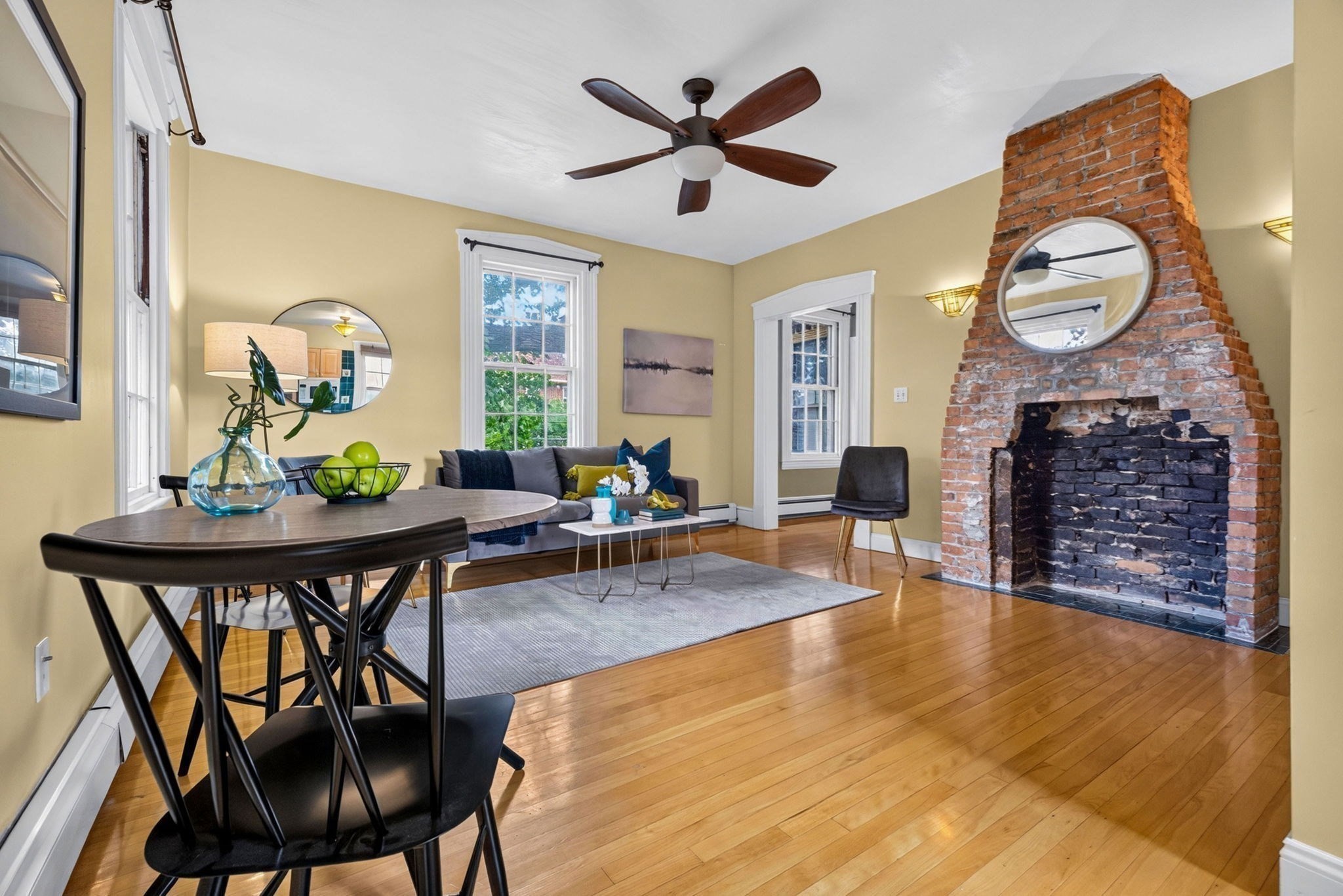 122 W Wyoming Ave # C