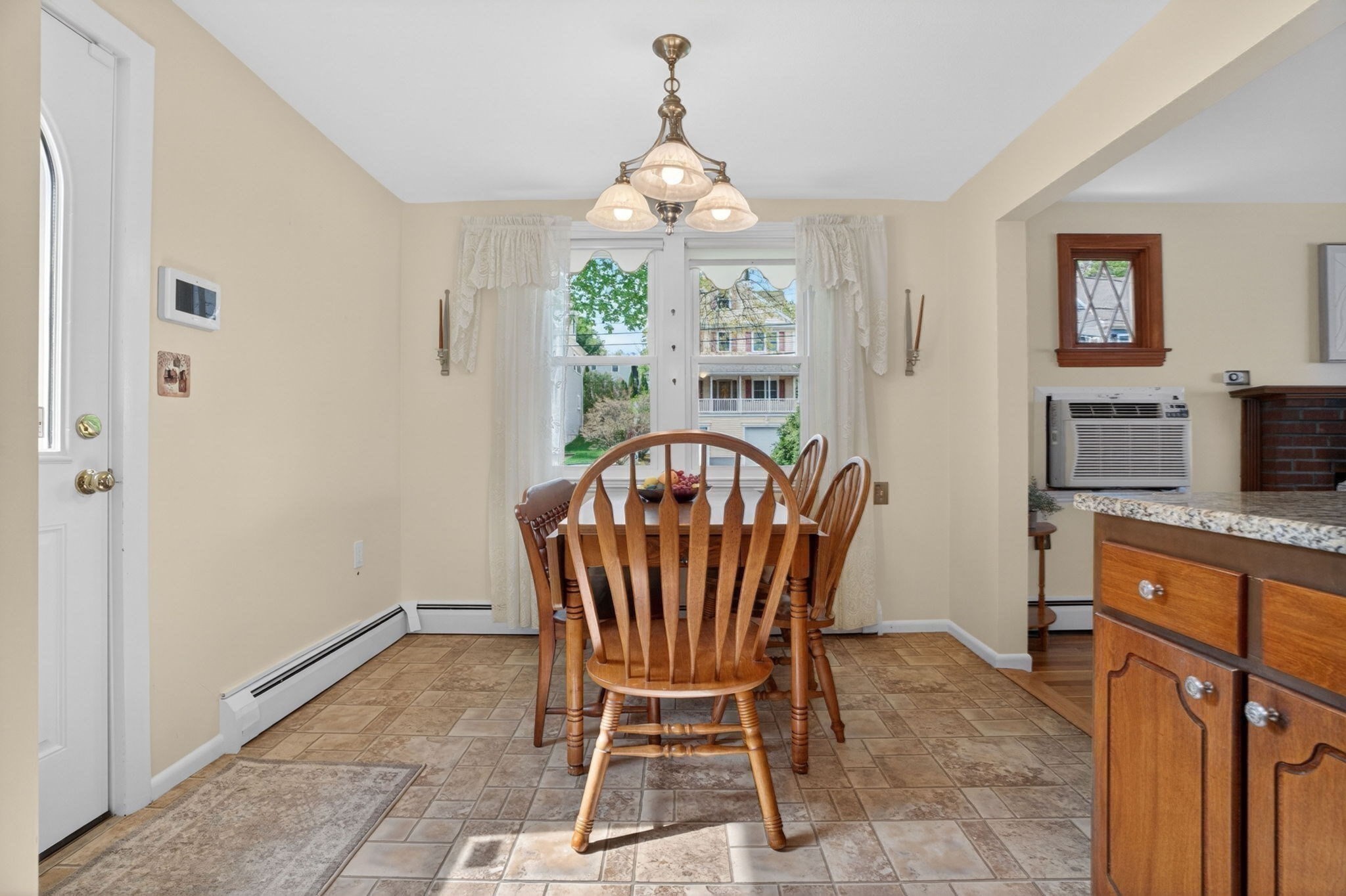 46 Grapevine Ave