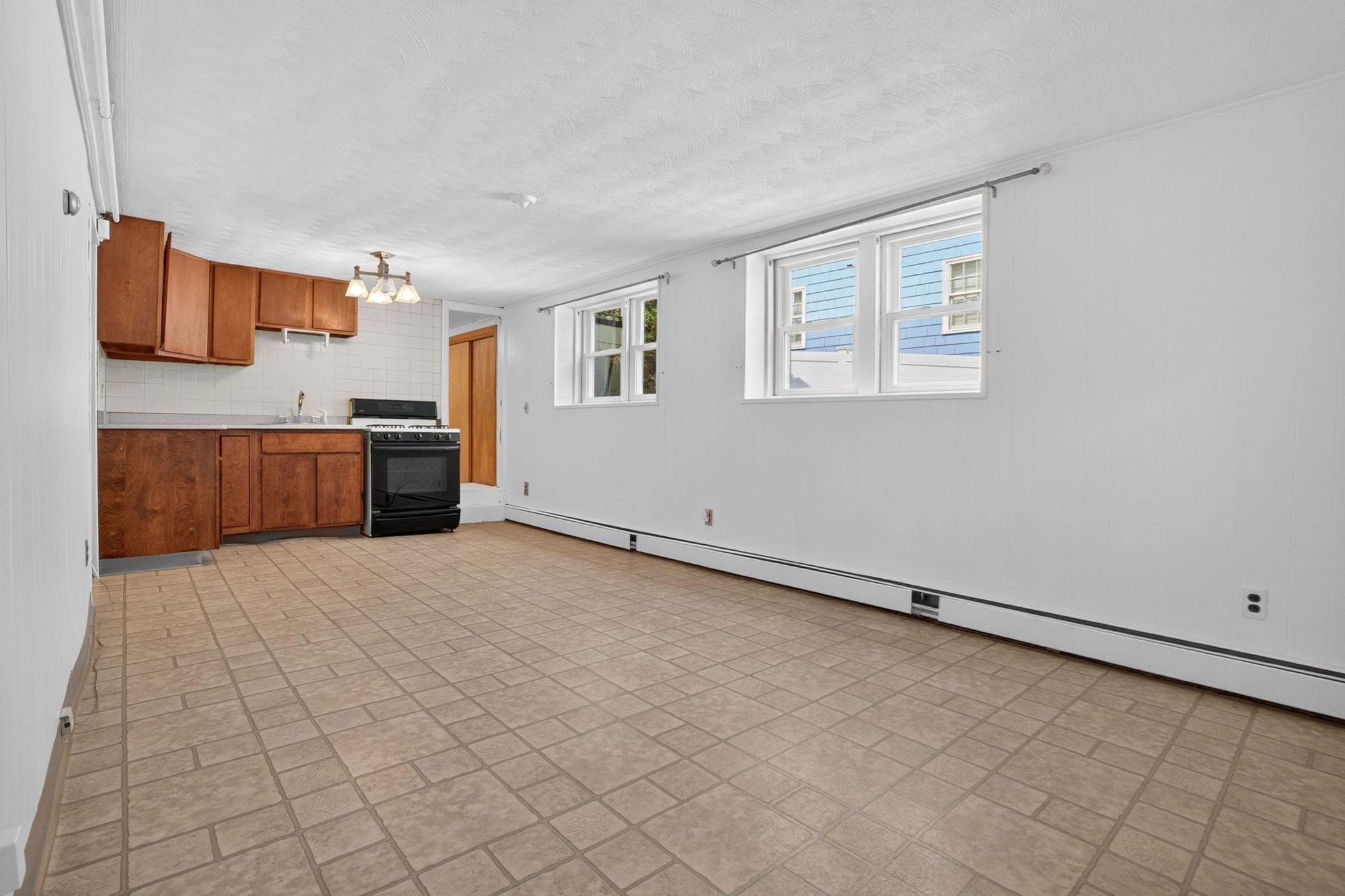 46 Grapevine Ave