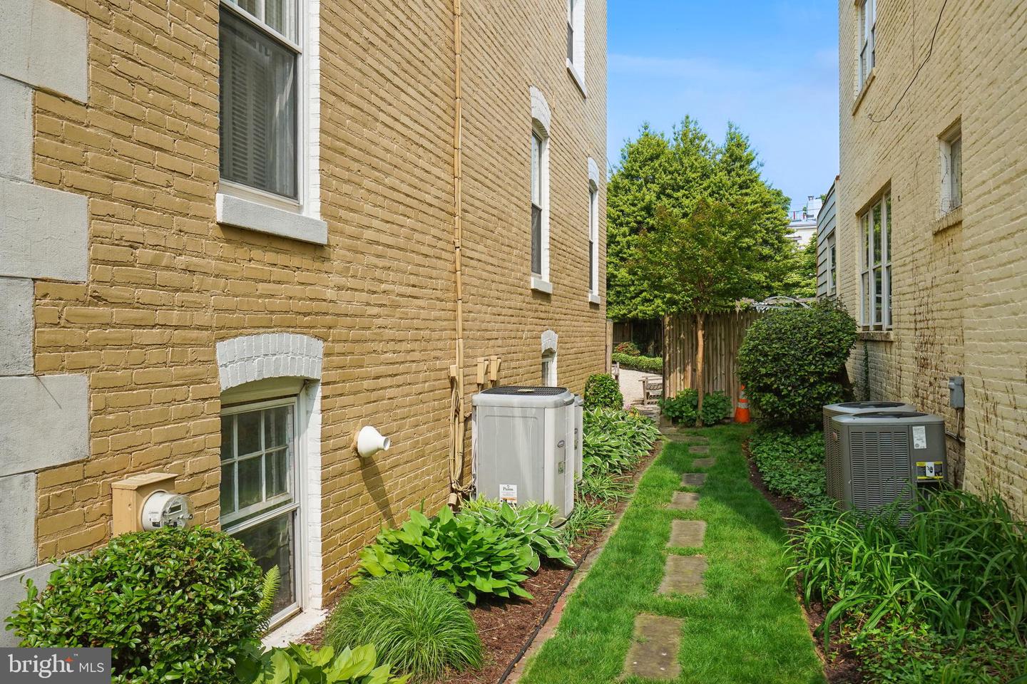 2851 29th St NW - Washington DC