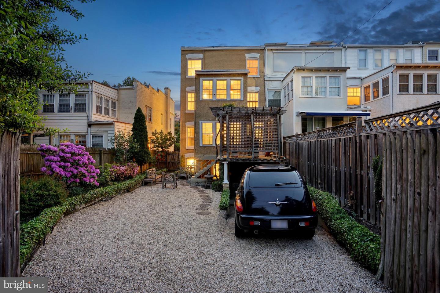 2851 29th St NW - Washington DC