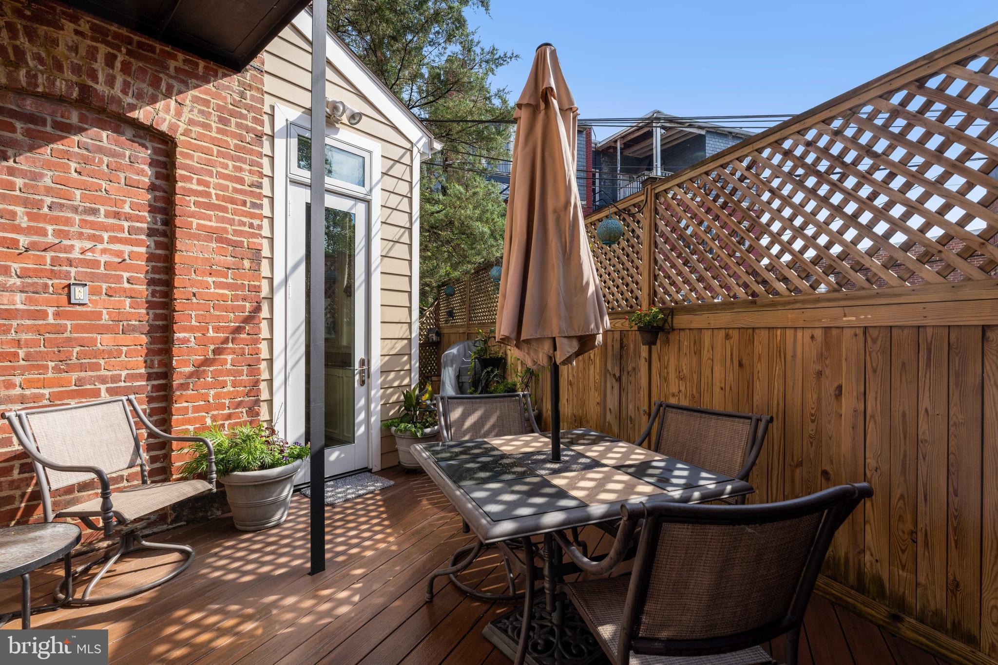 2610 Woodley Pl NW - Washington DC