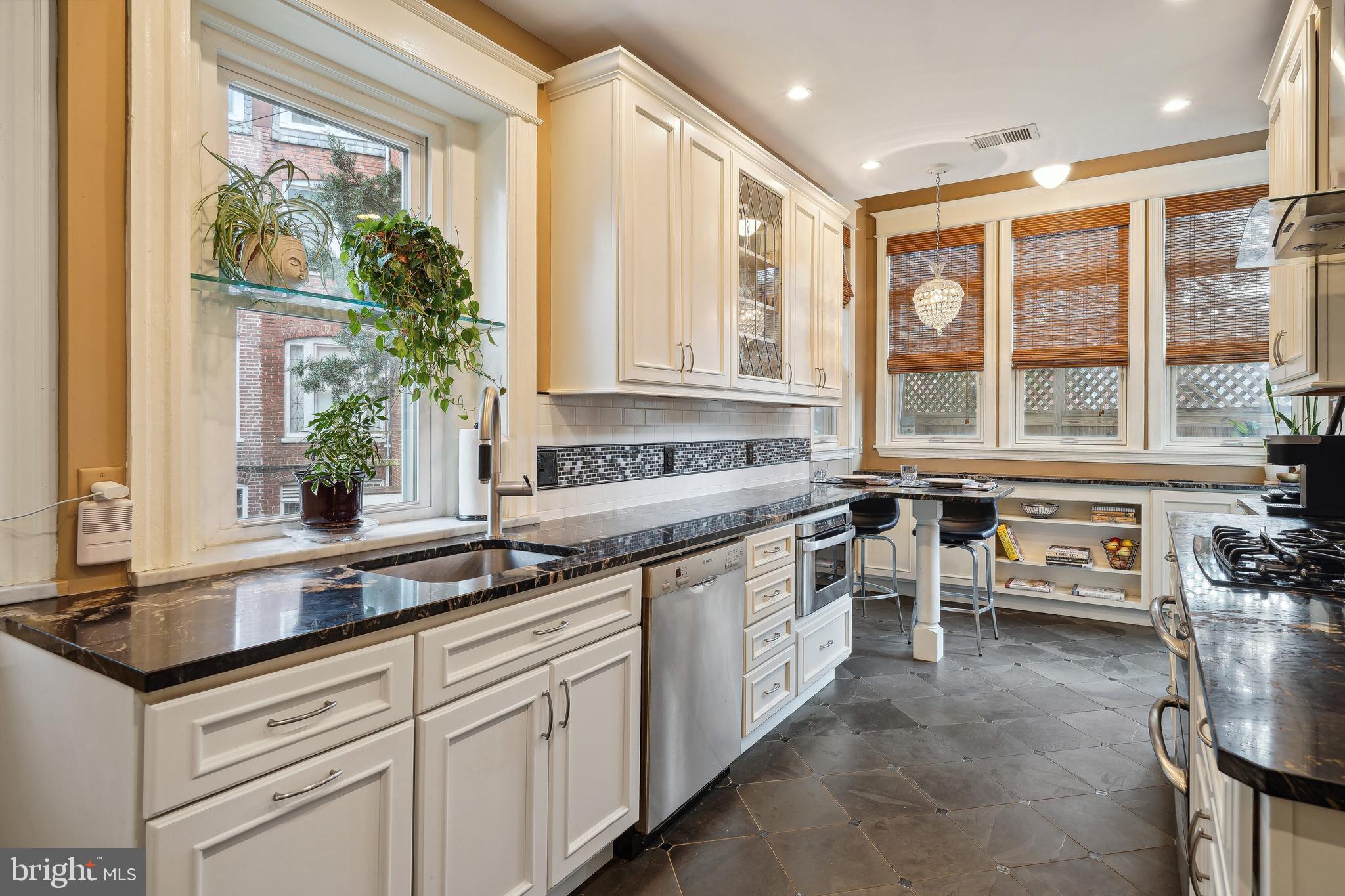 2610 Woodley Pl NW - Washington DC