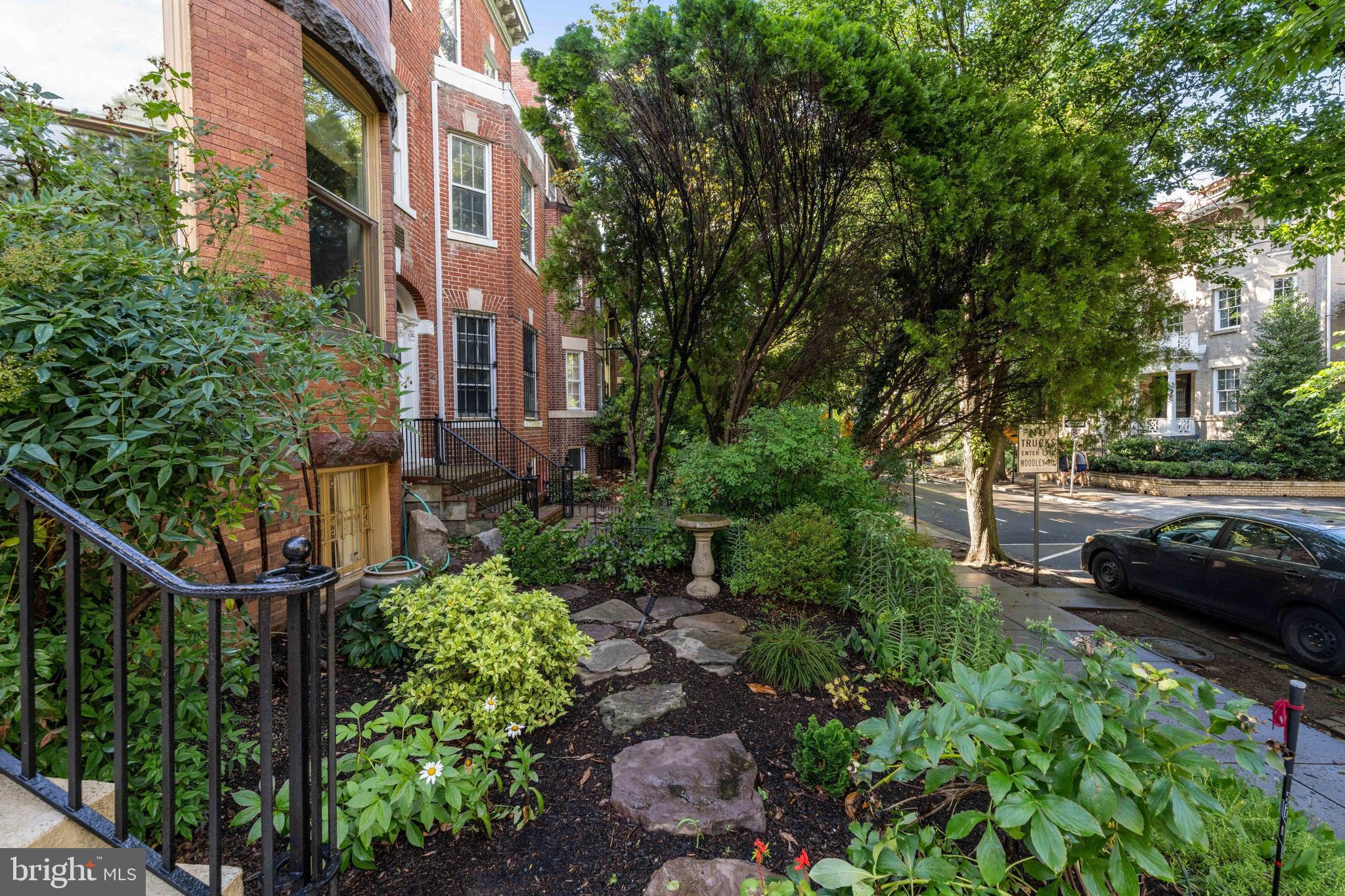 2610 Woodley Pl NW - Washington DC