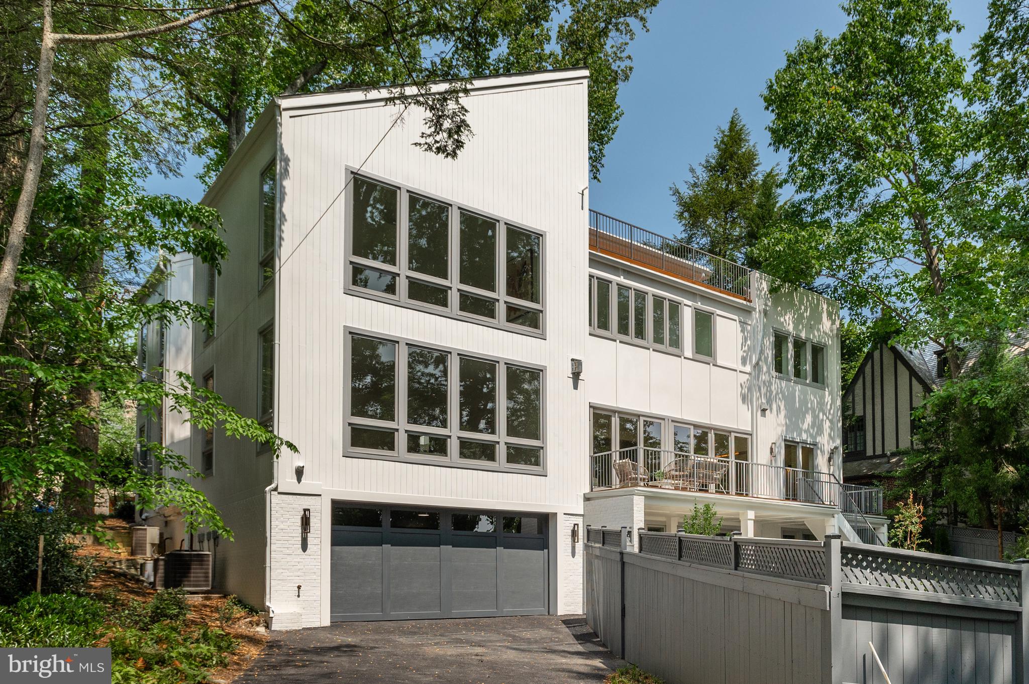 2838 Chesterfield Pl NW - Washington DC