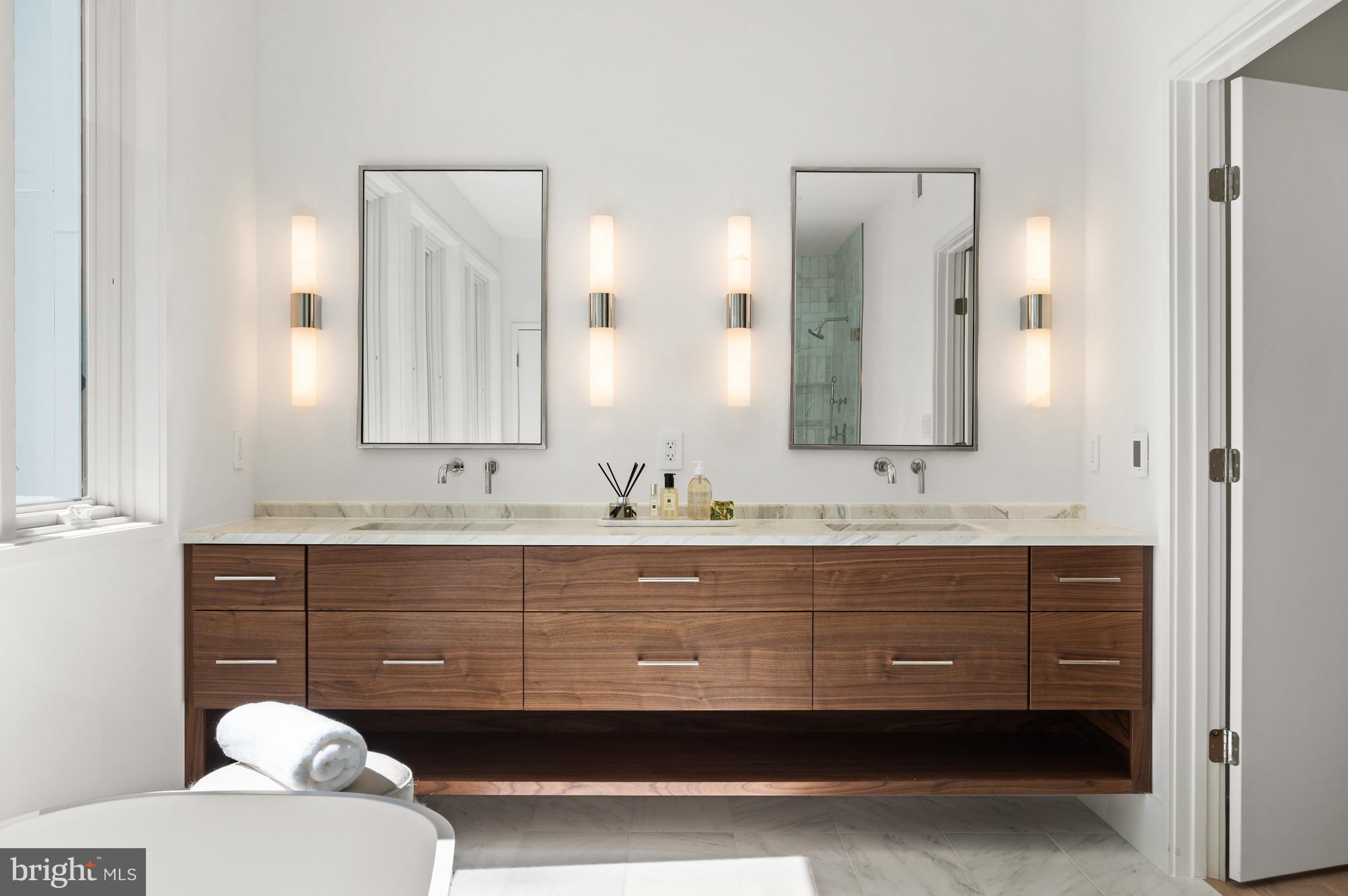 2838 Chesterfield Pl NW - Washington DC