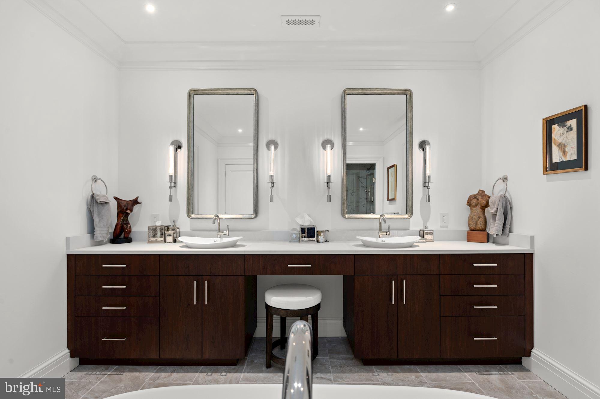 2735 Cathedral Ave NW - Washington DC