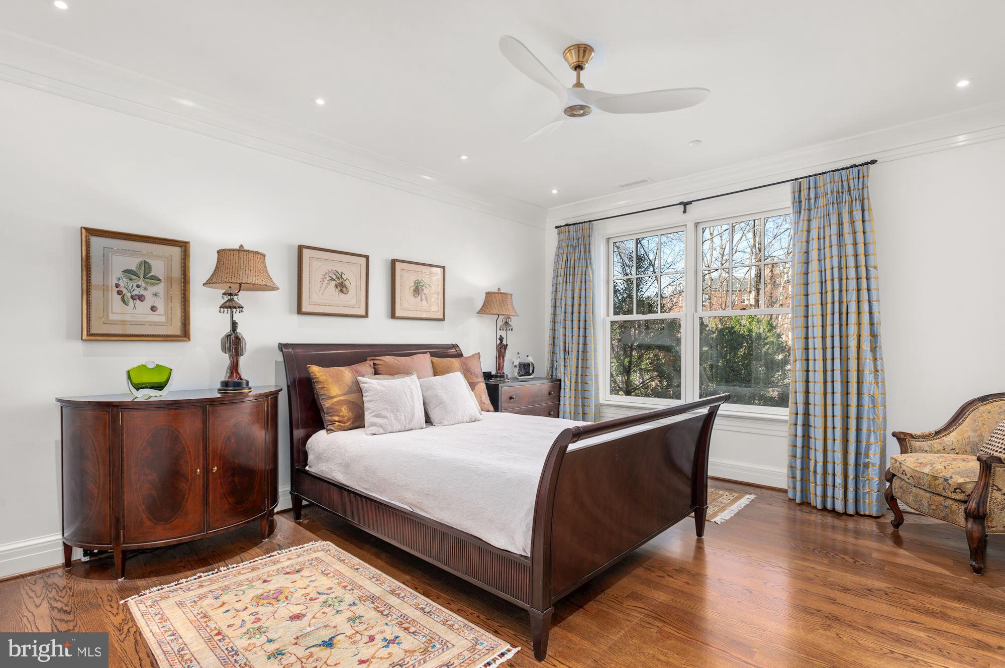 2735 Cathedral Ave NW - Washington DC