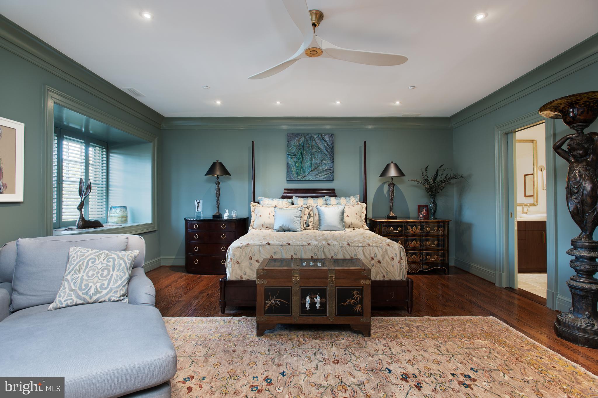 2735 Cathedral Ave NW - Washington DC