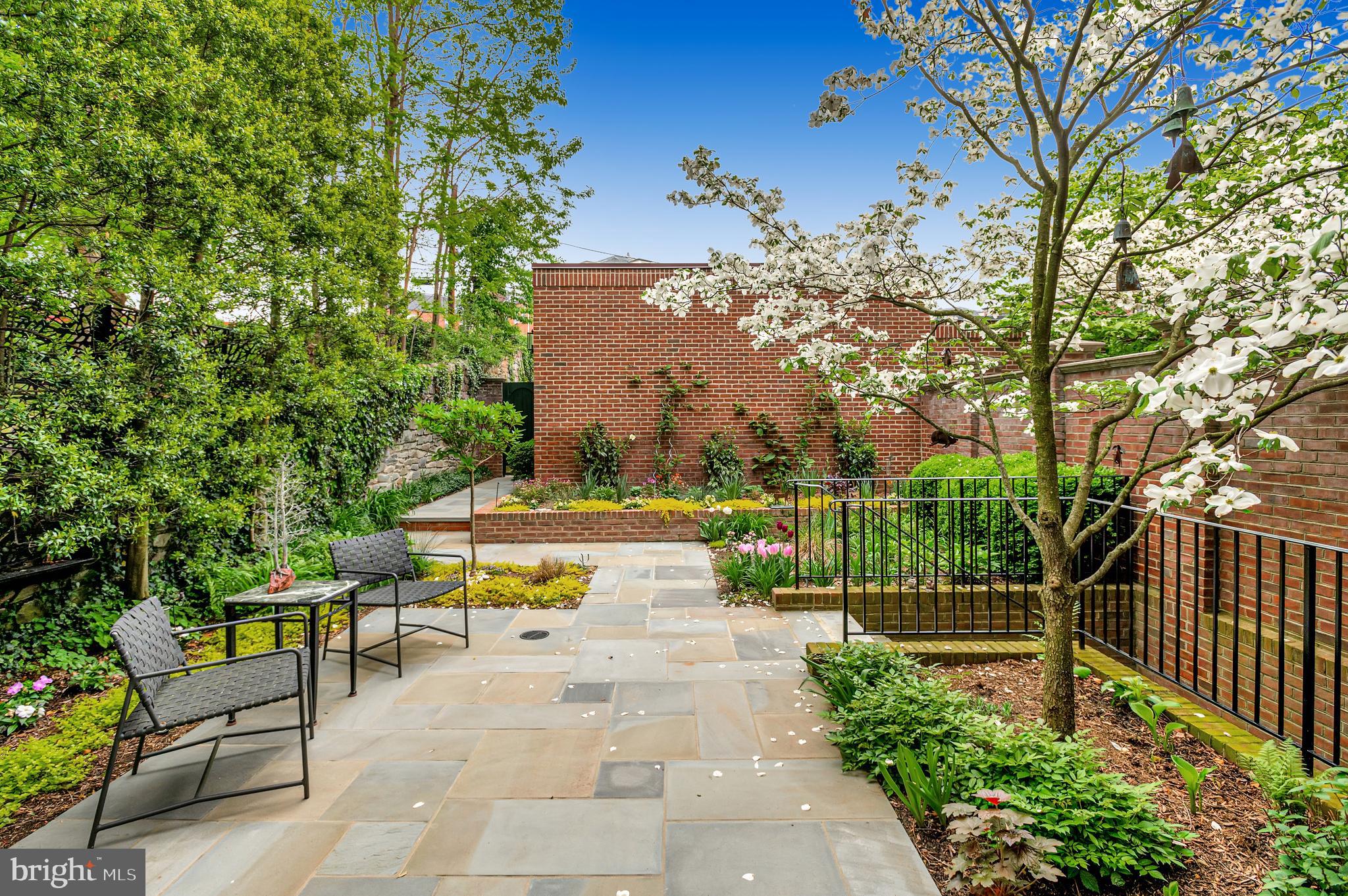 2735 Cathedral Ave NW - Washington DC