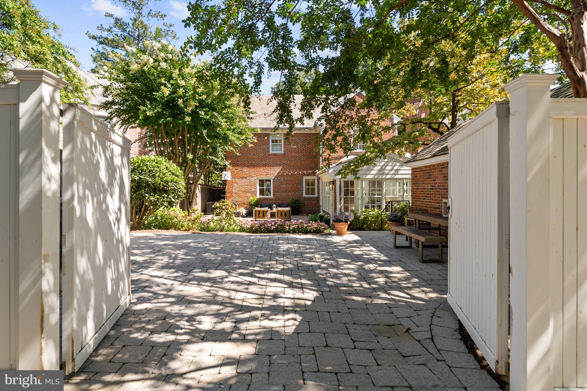 4338 Reno Rd NW - Washington DC