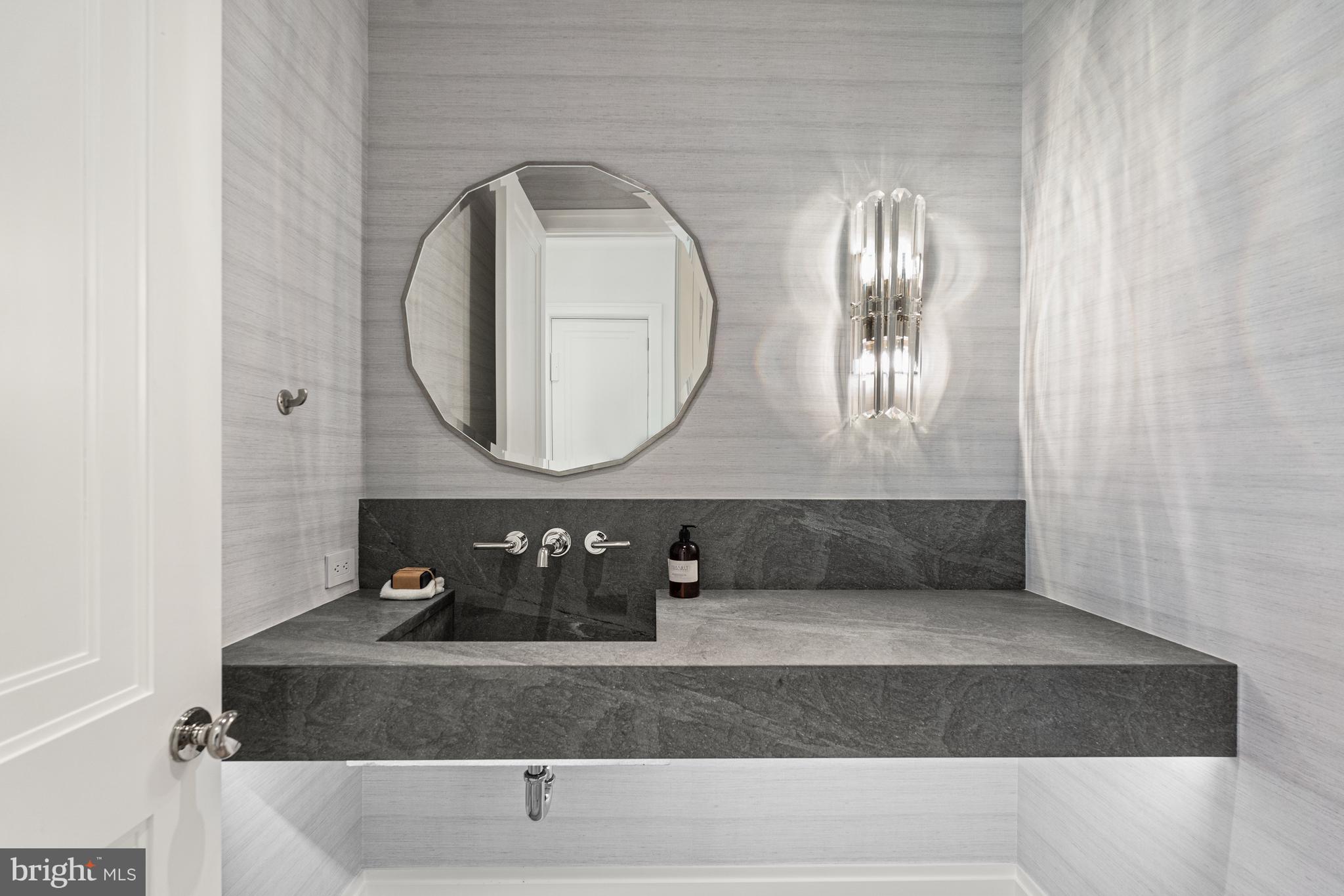 4526 Hawthorne St NW - Washington DC