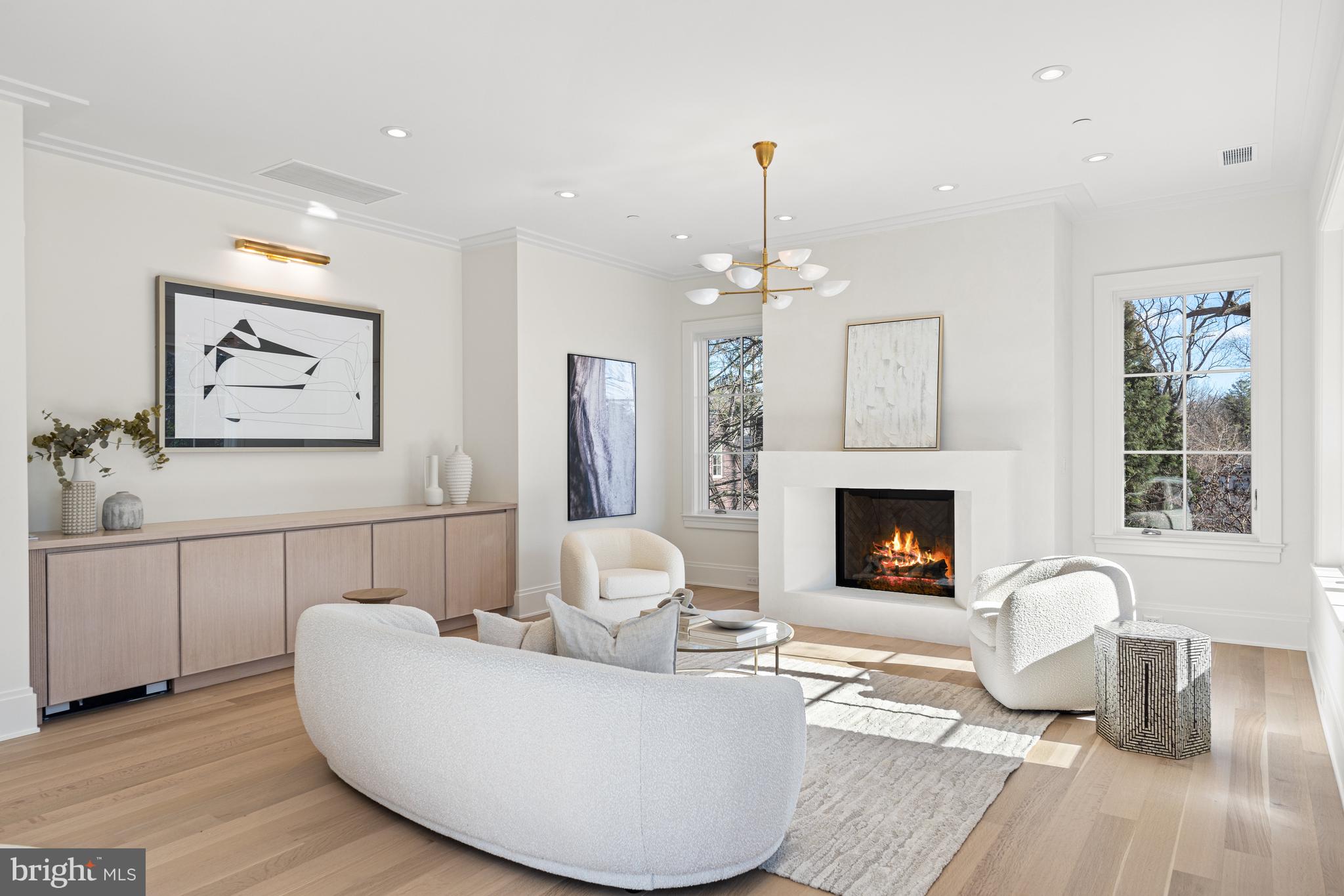 4526 Hawthorne St NW - Washington DC