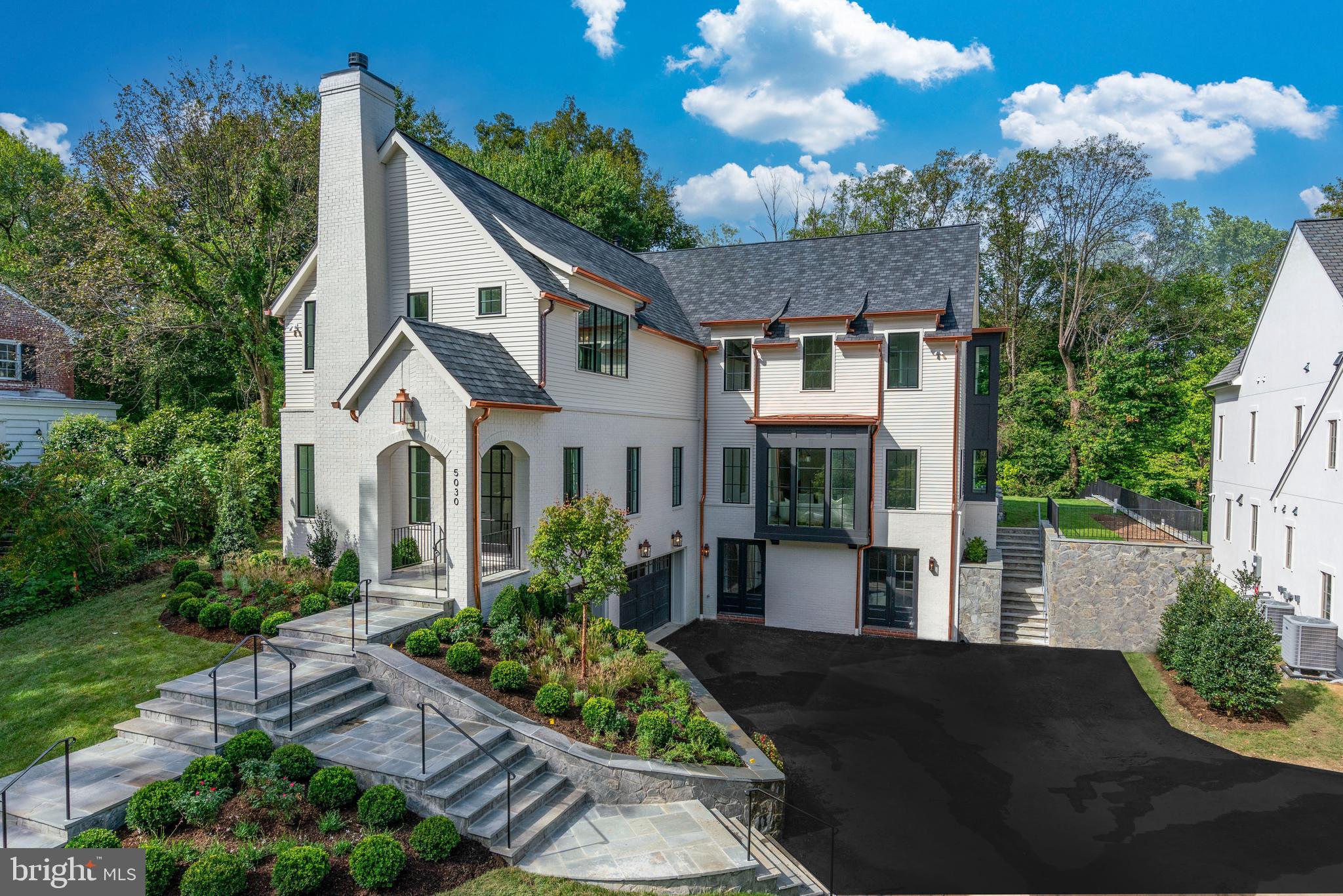 5030 Linnean Ave NW - Washington DC