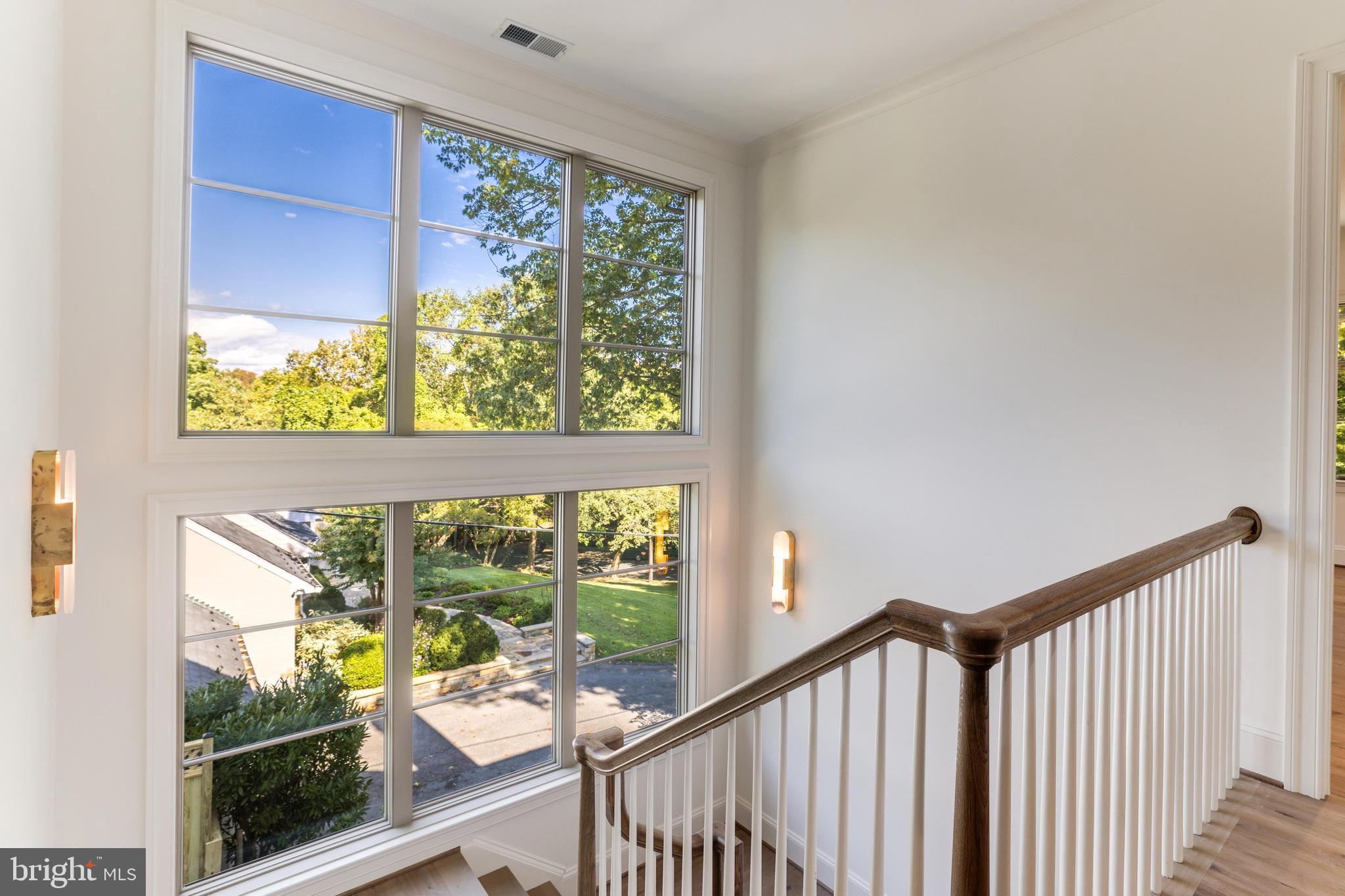 5050 Linnean Ave NW - Washington DC