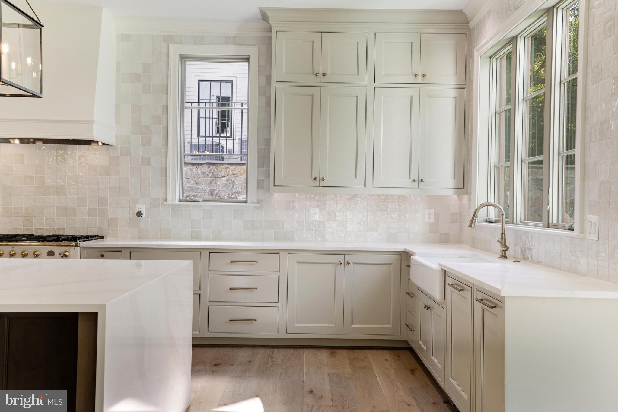 5050 Linnean Ave NW - Washington DC