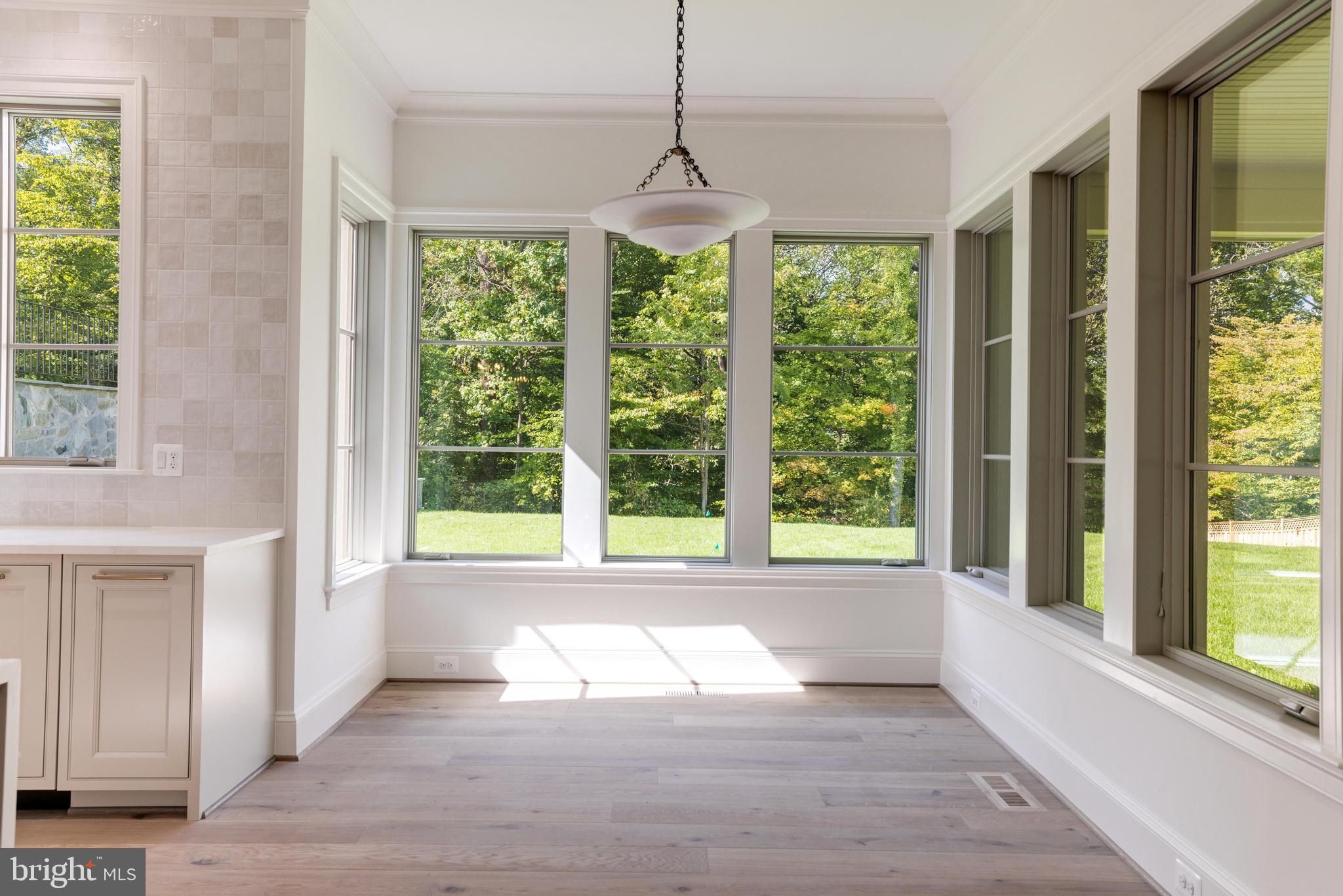 5050 Linnean Ave NW - Washington DC