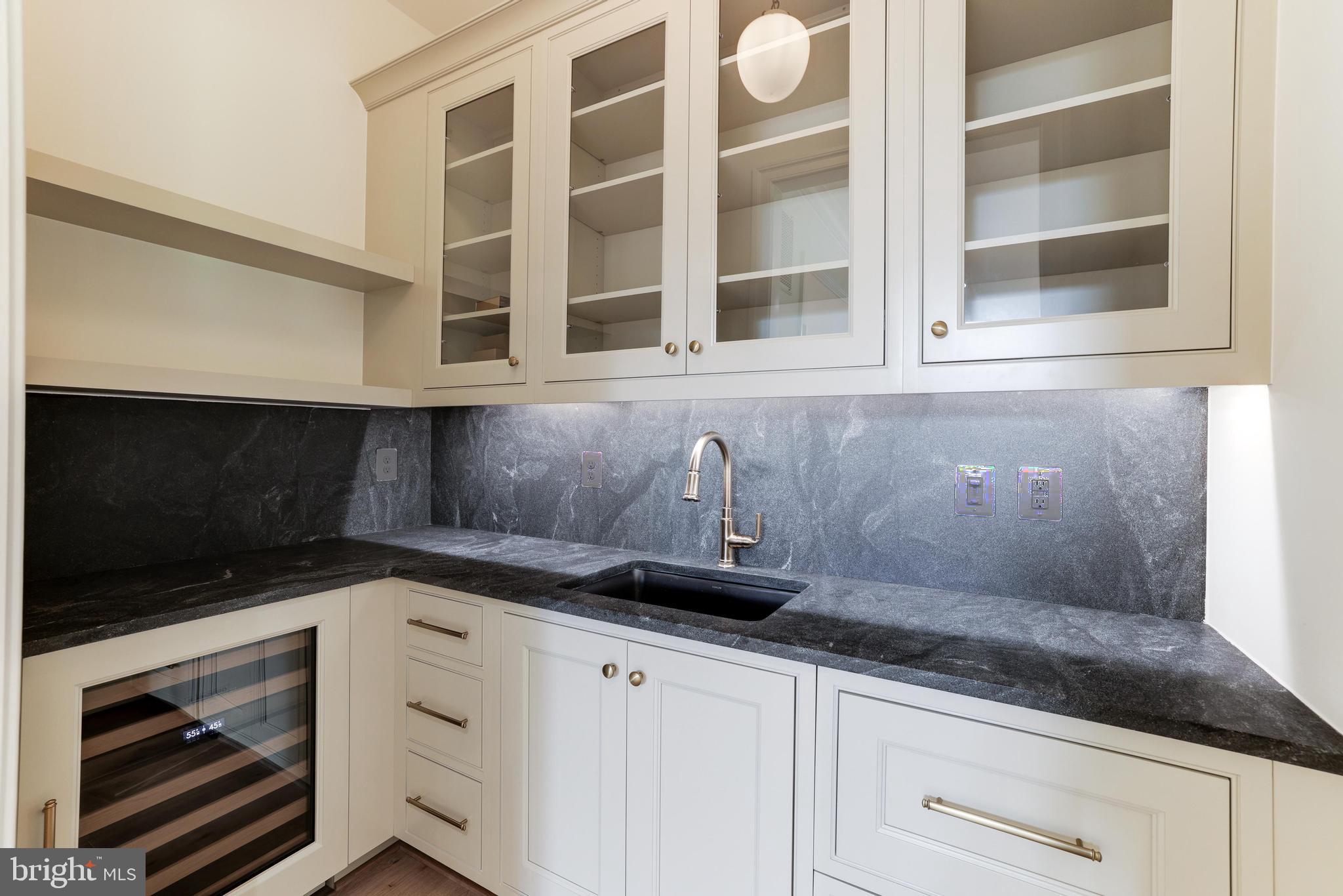 5050 Linnean Ave NW - Washington DC