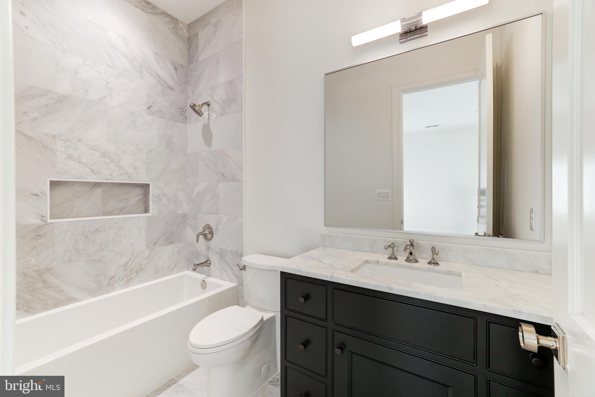 5050 Linnean Ave NW - Washington DC