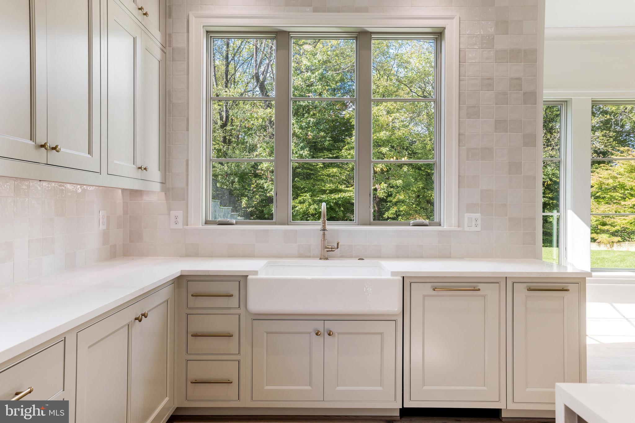 5050 Linnean Ave NW - Washington DC