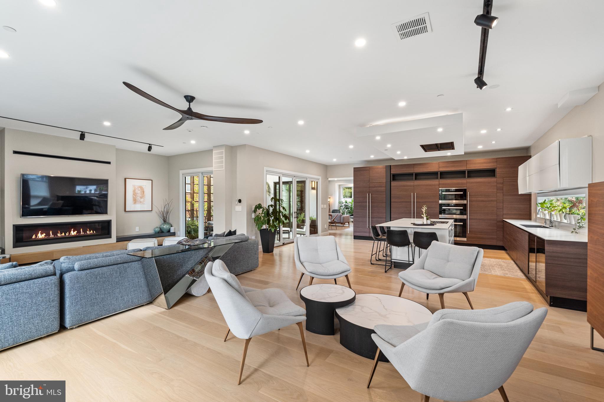 4512 Salem Ln NW - Washington DC