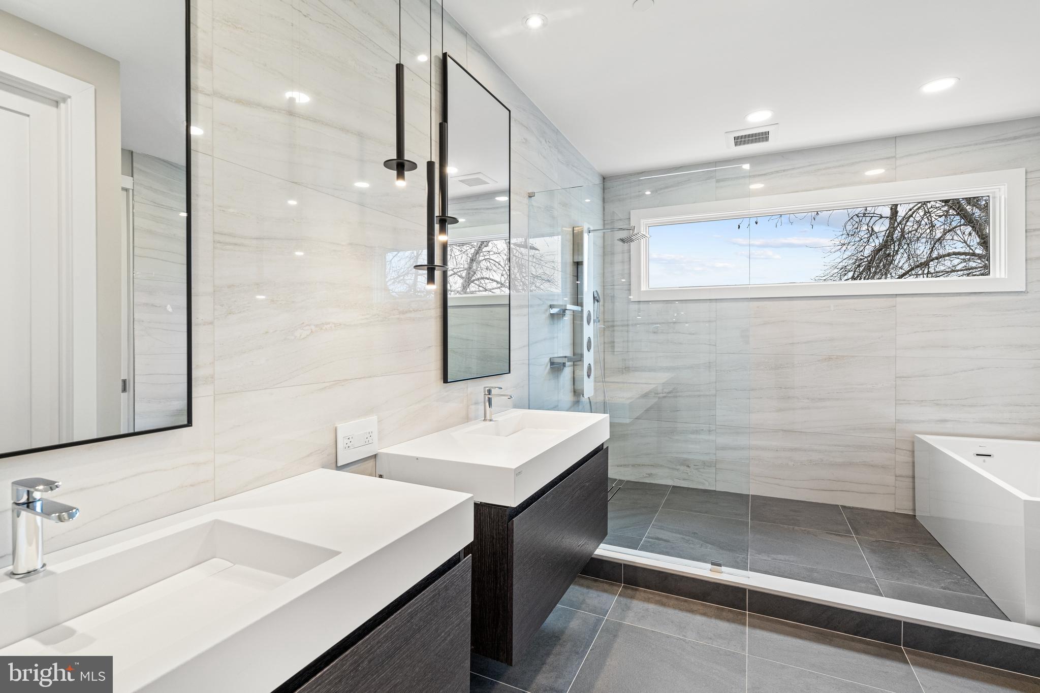 4512 Salem Ln NW - Washington DC