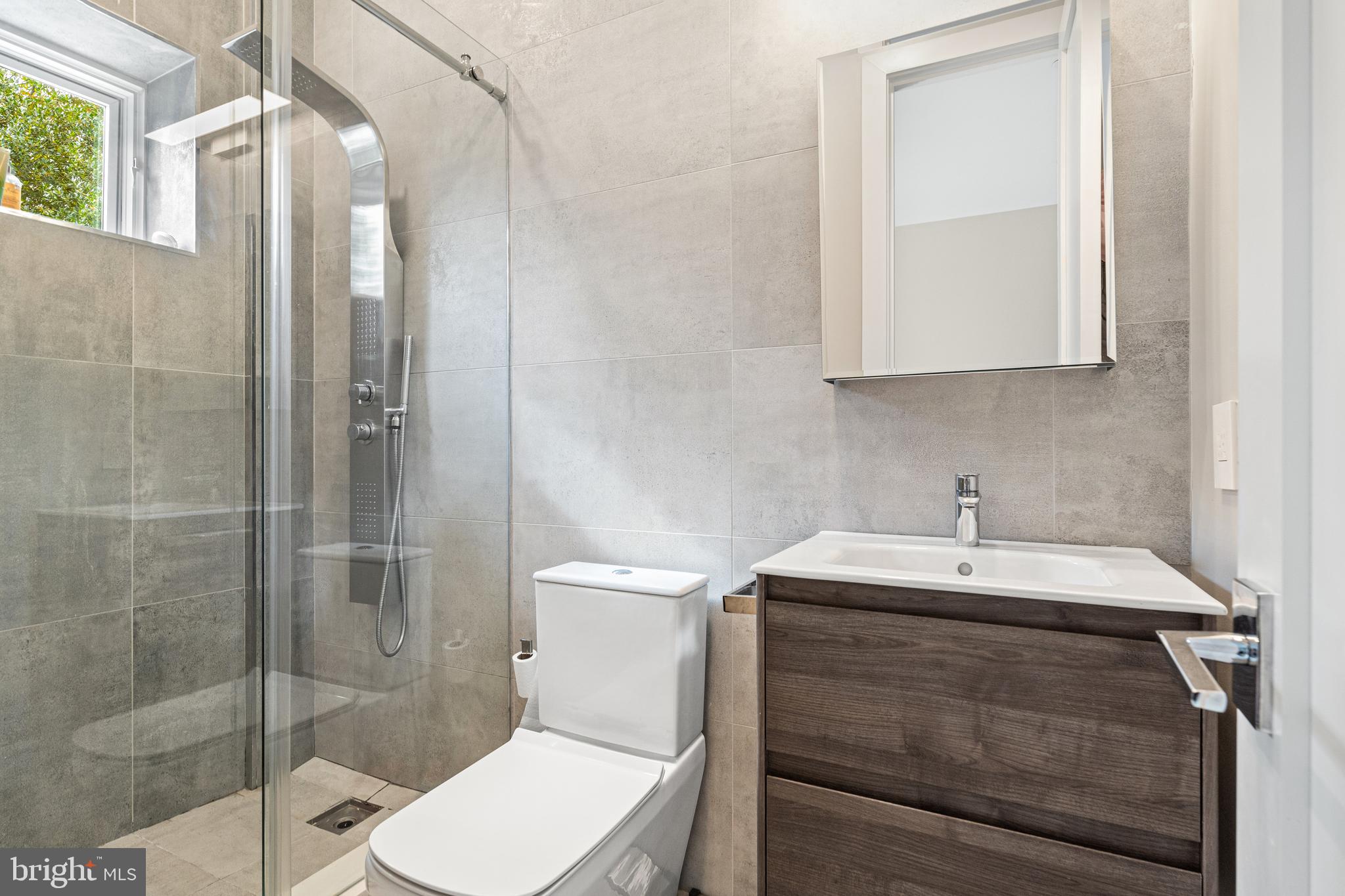 4512 Salem Ln NW - Washington DC