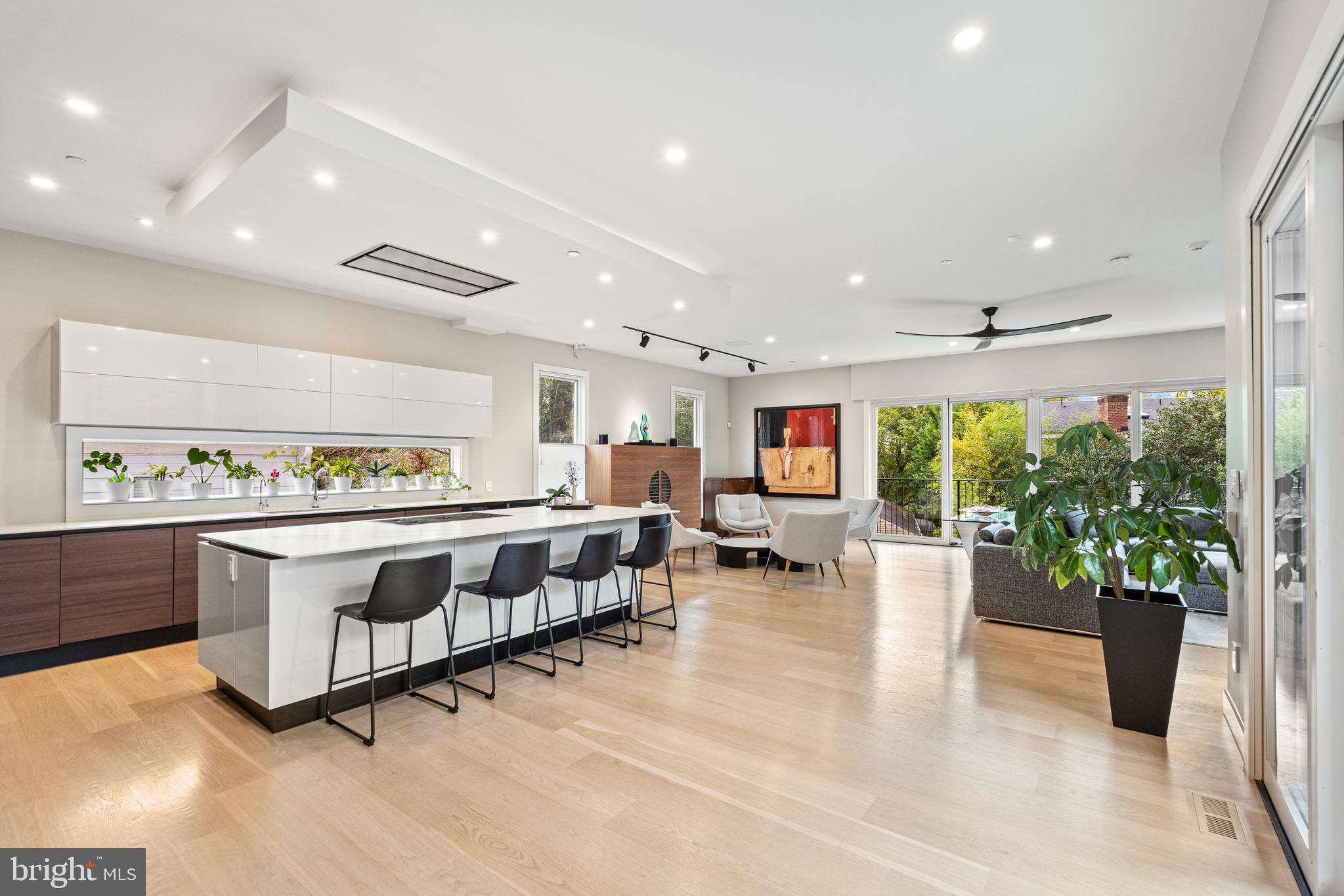 4512 Salem Ln NW - Washington DC