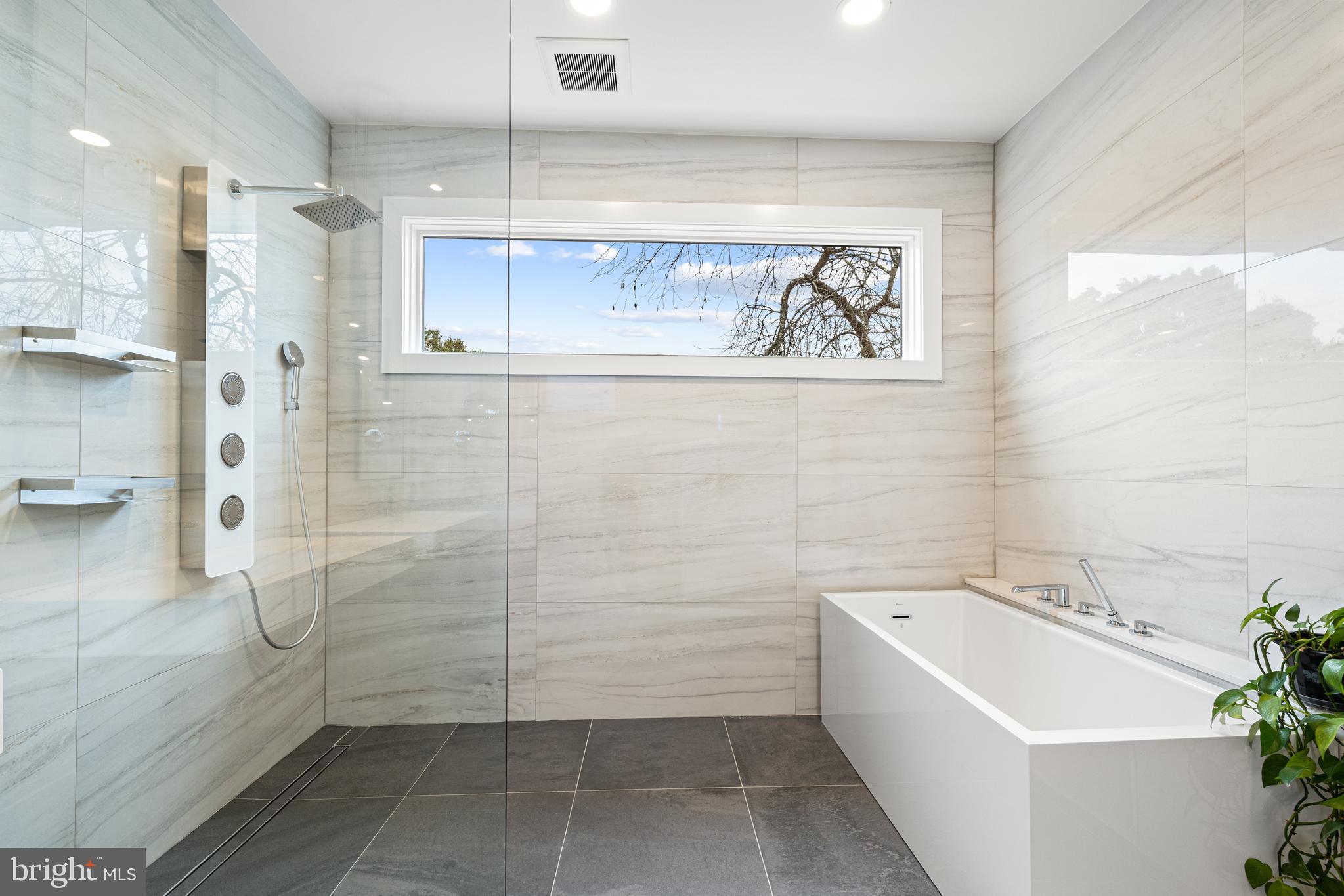 4512 Salem Ln NW - Washington DC