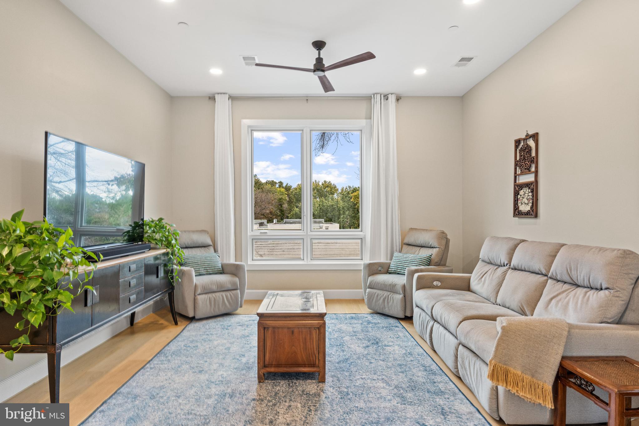 4512 Salem Ln NW - Washington DC