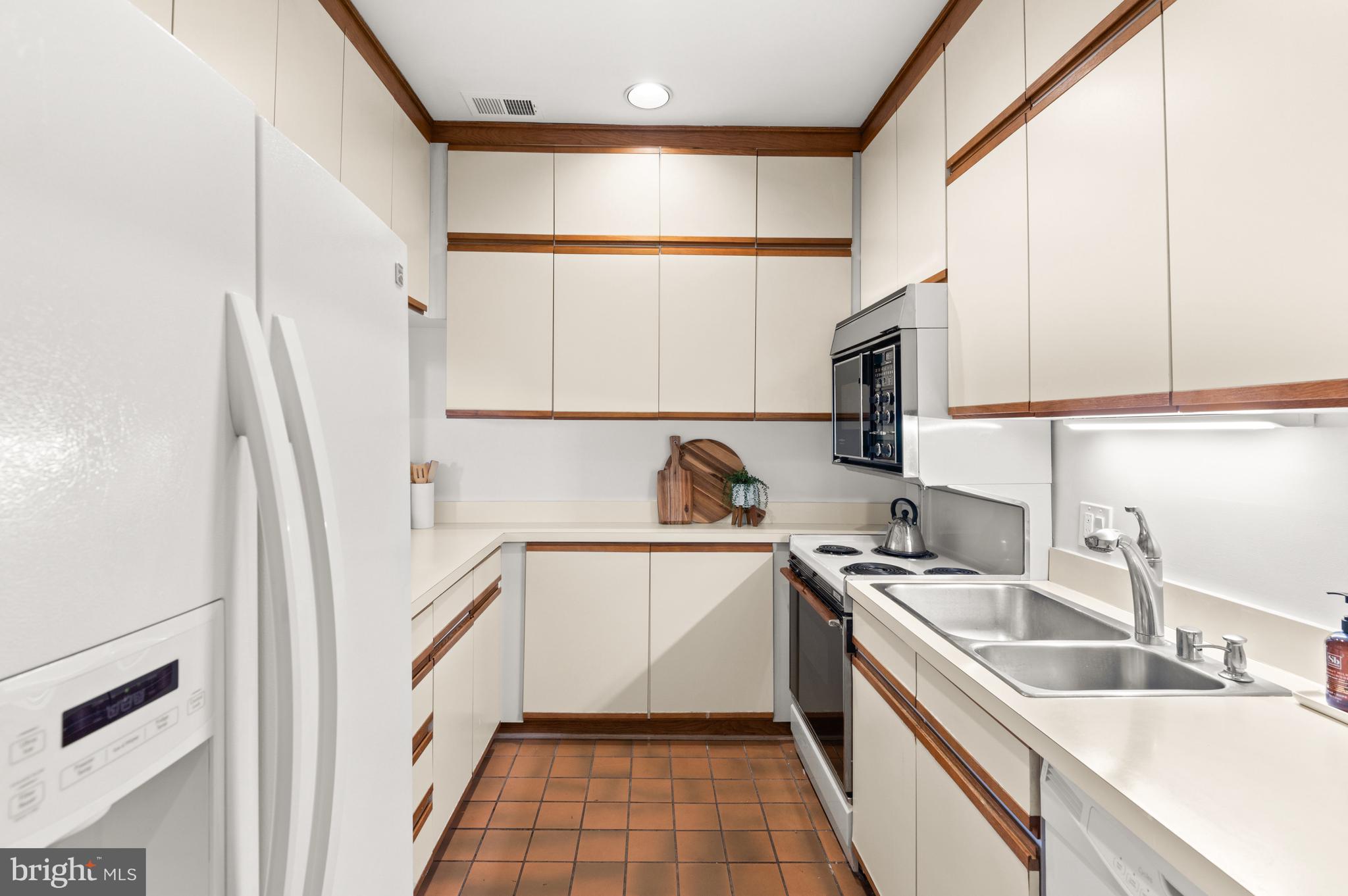 1527 30th St NW #B31 - Washington DC