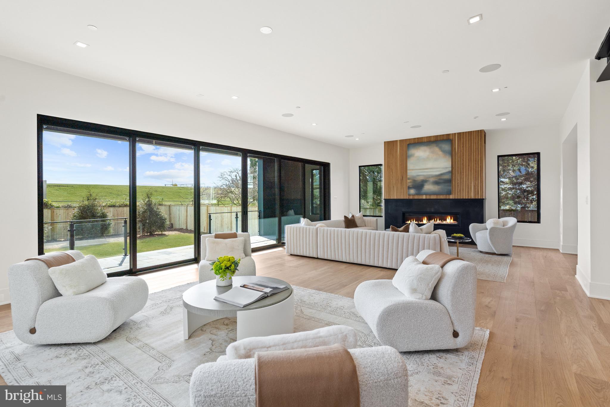 4820 Hutchins Pl NW - Washington DC