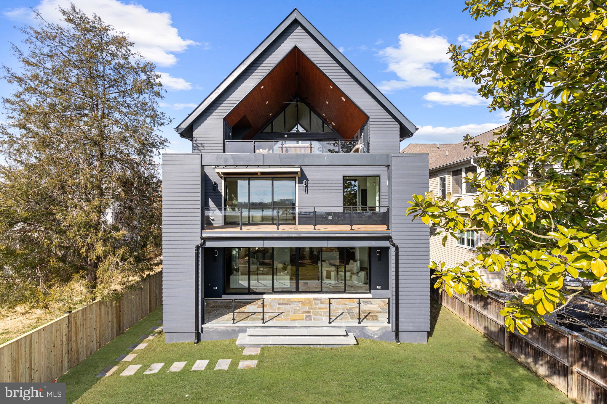 4820 Hutchins Pl NW - Washington DC