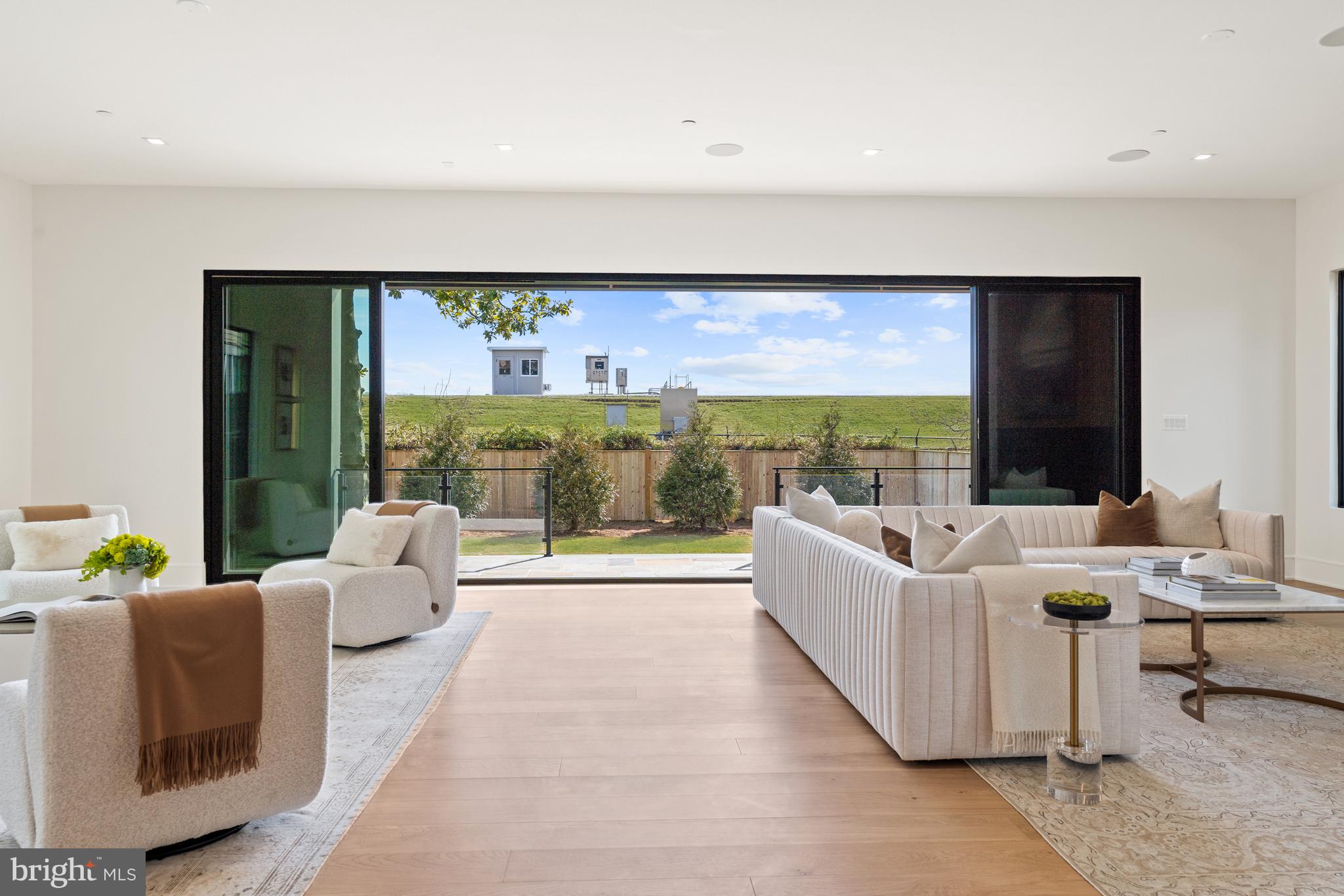 4820 Hutchins Pl NW - Washington DC