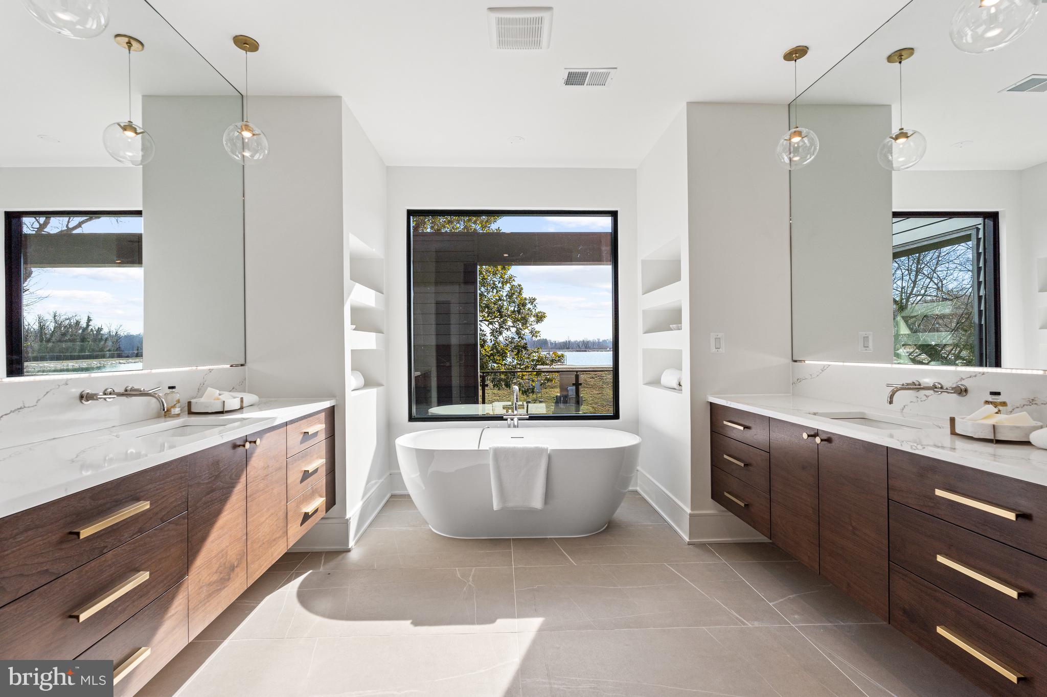 4820 Hutchins Pl NW - Washington DC