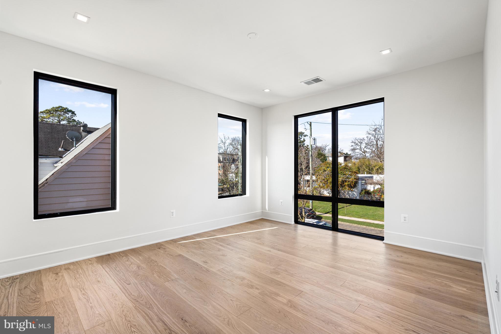 4820 Hutchins Pl NW - Washington DC