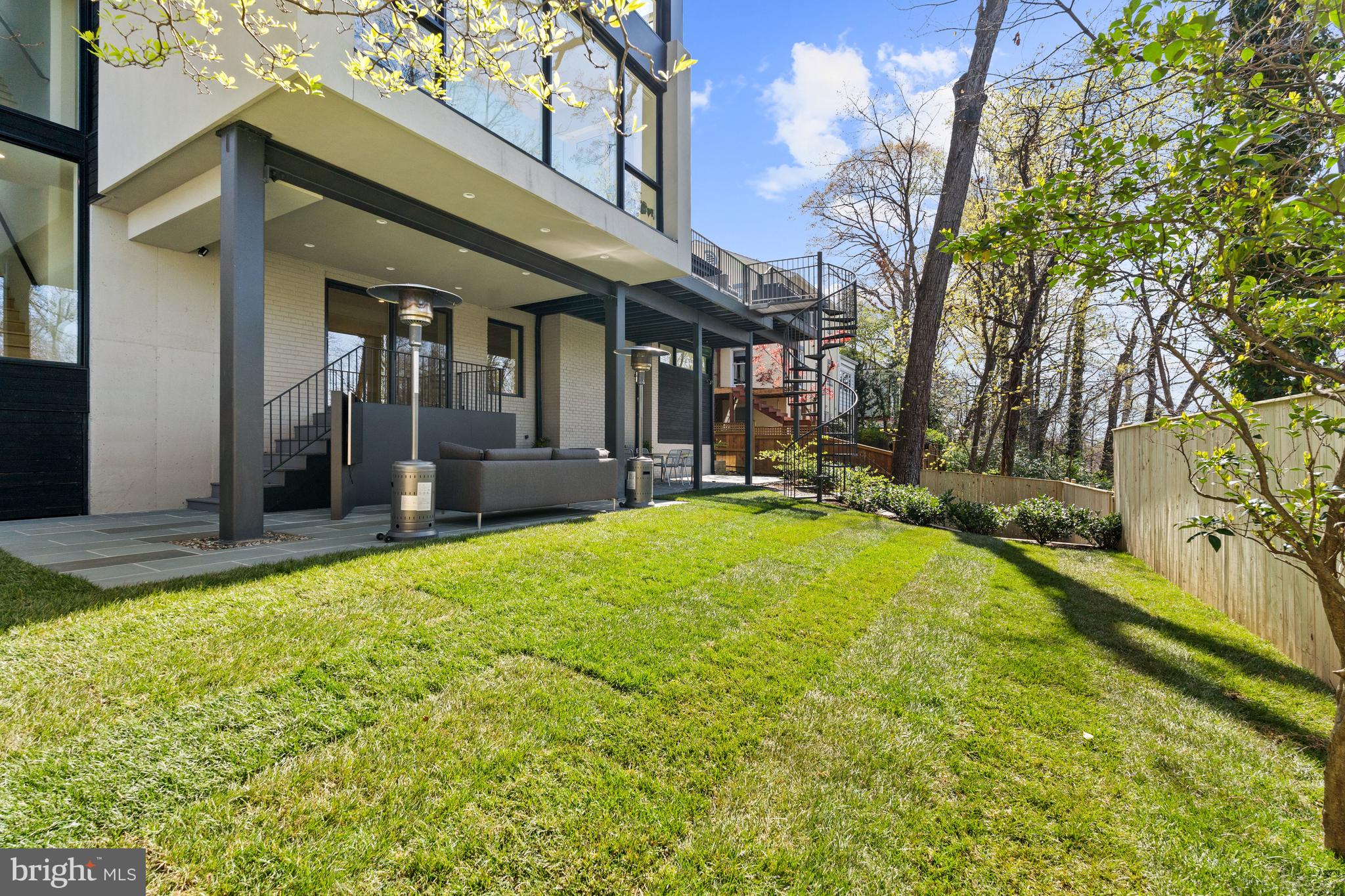 2812 29th Pl NW - Washington DC