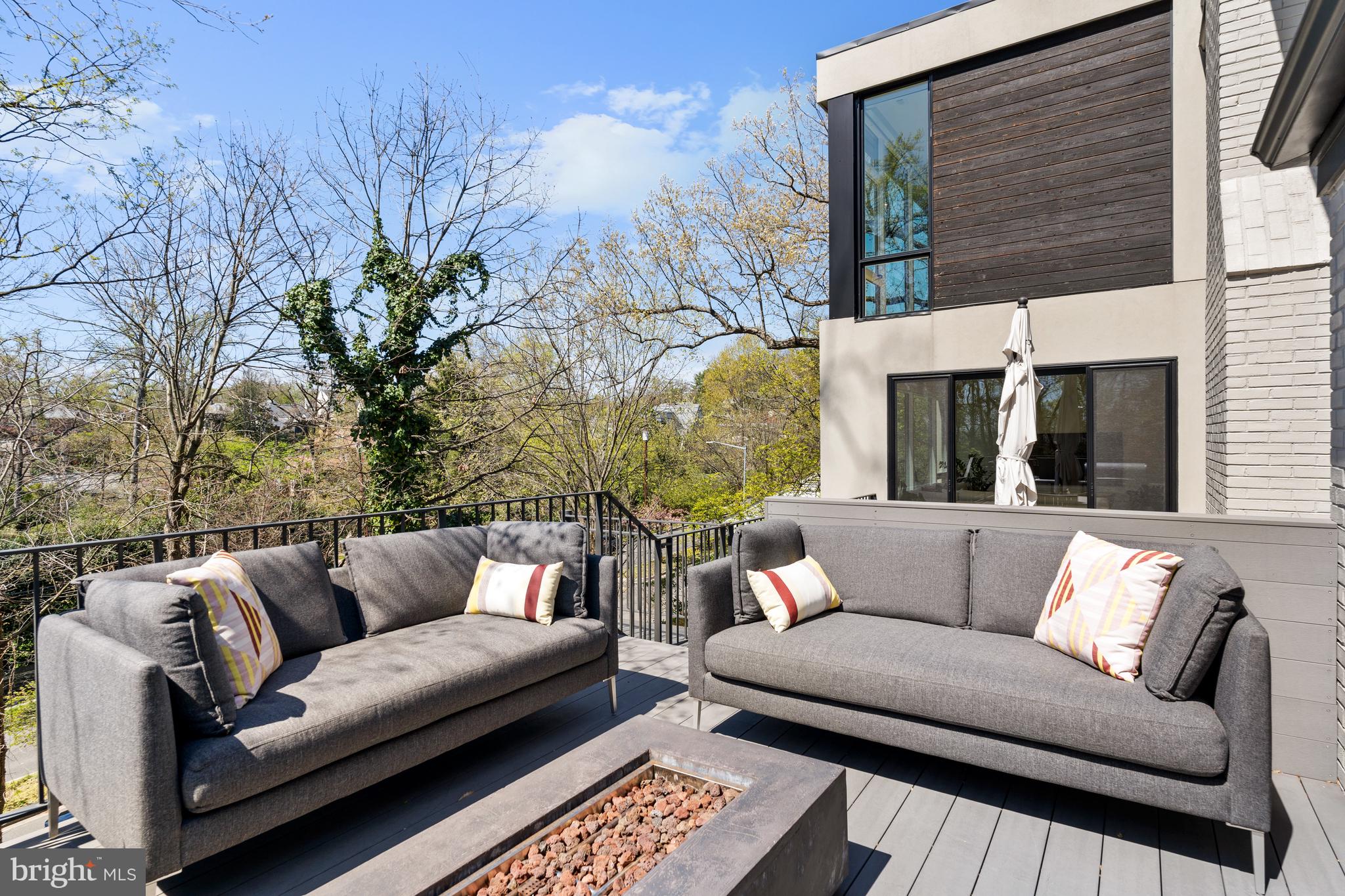 2812 29th Pl NW - Washington DC