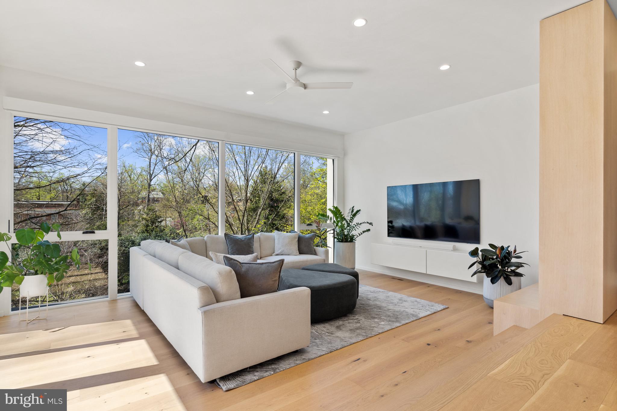 2812 29th Pl NW - Washington DC